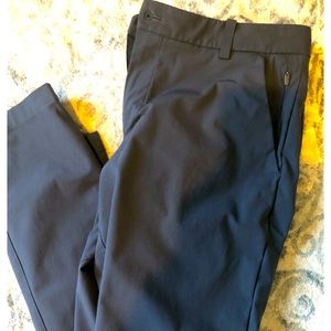 Men’s Grey/black lululemon stretch pants 34x32 worn 3/4x excellent condition